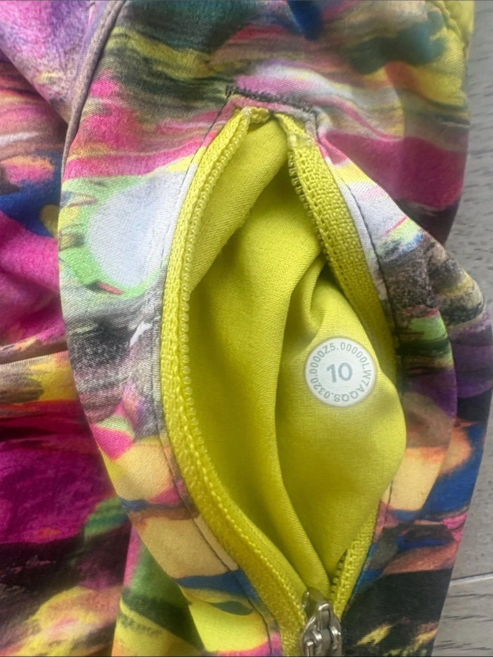 Lululemon Tracker Shorts Midrise 4” Inseam Catalyst Multi Size 10 W7AQQS - Picture 9 of 11